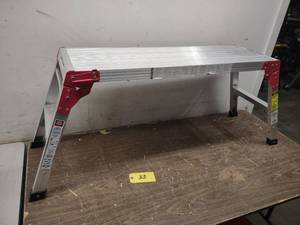 lot 33 image: Premier Paint Roller Co. Work Platf...