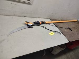 lot 42 image: Fiskars Telescopic Tree Pruner...