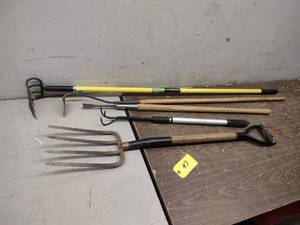 lot 47 image: Assorted Yard Tools...