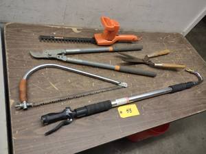 lot 48 image: Assorted Yard Tools & Gutter Blaste...
