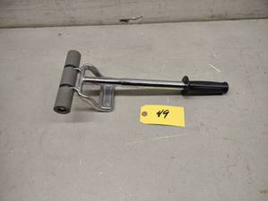 lot 49 image: Linoleum Roller...