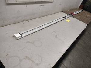 lot 61 image: Husky Deck Board Clamp, 111.5 Over...