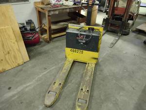 lot 2 image: Komatsu Model MWL22-2A Electric Pal...