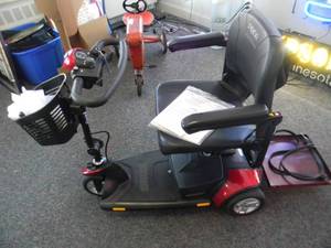 LIKE NEW - USED 1 WEEK INSIDE ONLY - PRIDE MOBILITY SCOOTER - GO GO ELITE TRAVELLER - WITH CUSTOM CARRIER - WORKS AS NEW - GREAT CONDITION - SEE PICTURES