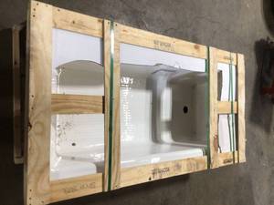 Kohler l Alcove Bath Tub Customer Returns See Pics