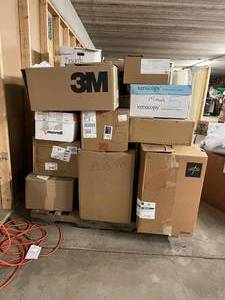 PALLET #5 - LOADS OF MEDICAL SUPPLIES PLEASE SEE PICTURES FOR A GLIMPSE AT WHAT IS IN THE BOXES...