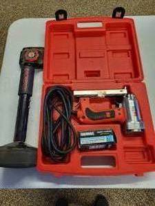 lot 13 image: Roberts Electric Carpet Stapler Model #10-600, With Kicker