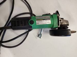 lot 28 image: John Deere 4 12 Disc Grinder Model # ET-3301-J