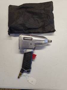 lot 30 image: Husky 12 air impact wrench Model #H4430