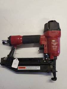 lot 35 image: Northern Industrial 16 Gauge Finish Nailer Item #31515