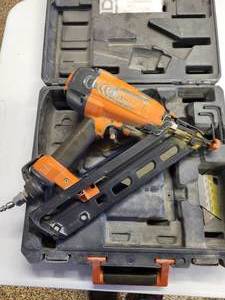 lot 50 image: Ridgid 15 Guage Angled Finish Nailer Model #R250AFA