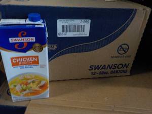 Case of 12 -32 oz Swanson Chicken B...