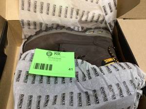 Mens Halogen 6 in. Work Boots - Steel Toe - Brown Crazy Horse Size 10.5(W) by DEWALT  Customer Returns See Pictures