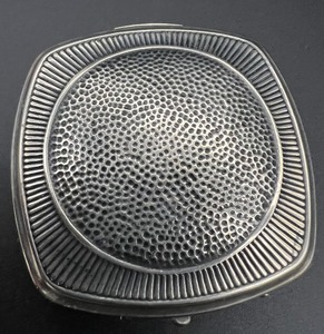 lot 120 image: Vintage Fairies Djer Kiss Kerkoff Compact