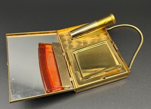 lot 44 image: 1950s Basket Weave Minaudiere Compact