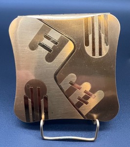 lot 81 image: An American Beauty Two Vintage Elgin Compacts