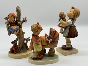 lot 30 image: Three Vintage Hummel Figurines including Hummel Figurine Kiss Me