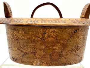 lot 11 image: Antique Wooden Tine Box - Antique Wooden Bentwood Box