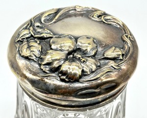 lot 65 image: Vintage Art Nouveau Crystal Vanity Jar with Floral Design Lid