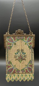 lot 36 image: Vintage Mandalian Mfg. Co. Mesh Bag Purse in Ivory and Pastels