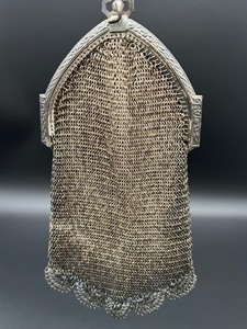 lot 176 image: Vintage Art Deco Mesh Bag Purse - Aged Silver