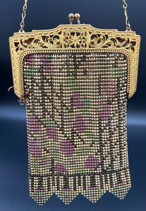 lot 215 image: Vintage Art Deco Whiting & Davis Mesh Purse Handbag in Gold and Purples