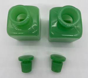 lot 53 image: Vintage Art Deco Jadeite Green Square Glass Apothecary Jars Pair
