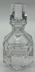 lot 130 image: Vintage Oneida Crystal Perfume Bottle