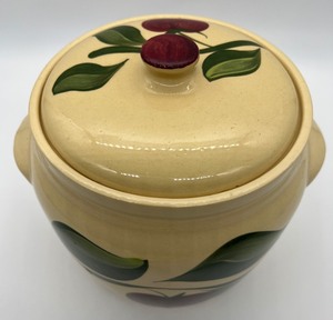 lot 154 image: Vintage Watt Apple Cookie Jar #503