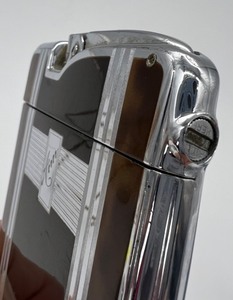 lot 210 image: Vintage Ronson Lighter & Cigarette Case Combo
