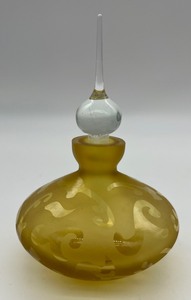 lot 231 image: Vintage Fifth Rex Avenue Powder Case and Glass Etched Perfume Bottle