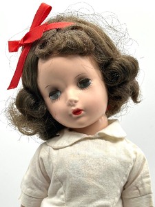 lot 125 image: Vintage Madame Alexander Annabelle Doll