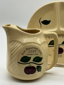 lot 126 image: Vintage Watt Collectors Association Collector Pieces