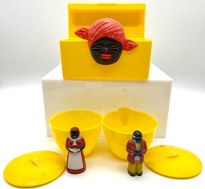 lot 208 image: Vintage Black Americana Plastic Kitchen Collectables - Aunt Jemima &  Uncle Moses