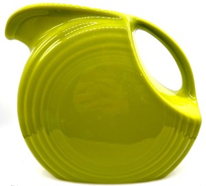 lot 227 image: Fiesta Ware Disc Chartreuse Pitcher & Teal Creamer