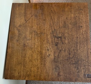 lot 17 image: Vintage Side or End Table with Drawer