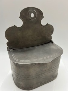lot 250 image: Antique Vintage Glass Butter Mold & Italian Salt Cellar