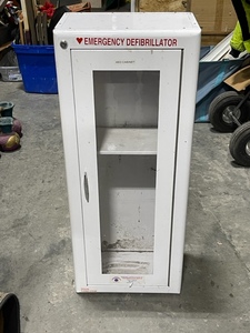 lot 27 image: First Aid Cabinet