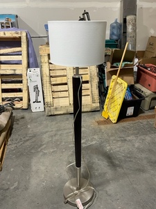 lot 42 image: Floor Lamp
