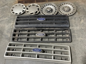 lot 69 image: Ford Grills and Hubcaps