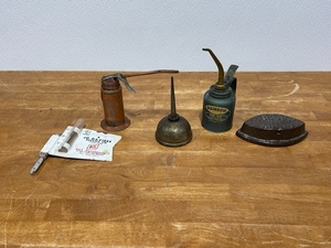 lot 72 image: Oil Cans, Sad Iron
