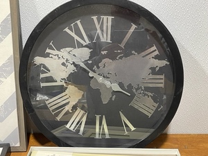lot 73 image: Home Decor