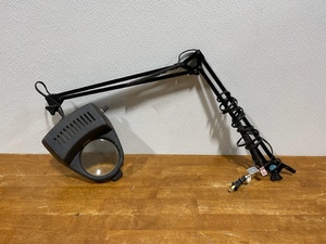 lot 96 image: Magnifying Lamp
