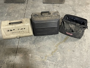 lot 121 image: Tool Cases and Bag