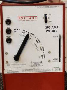 lot 14 image: 295-amp ARC Welding Unit