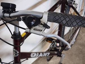 lot 106 image: Giant Adult Road Bicycle