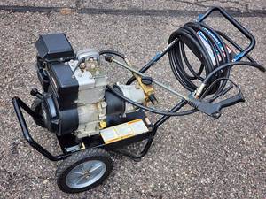 lot 103 image: Campbell Hausfeld 5hp 2299 PSI Gas Power Washer