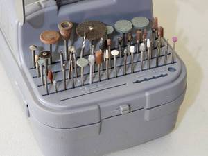 lot 77 image: Awesome Electric Dremel Tool Kit