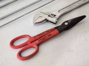 lot 111 image: Large Assorted Hand Tools