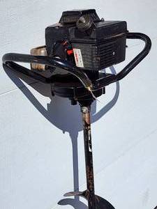 lot 81 image: Ice Auger